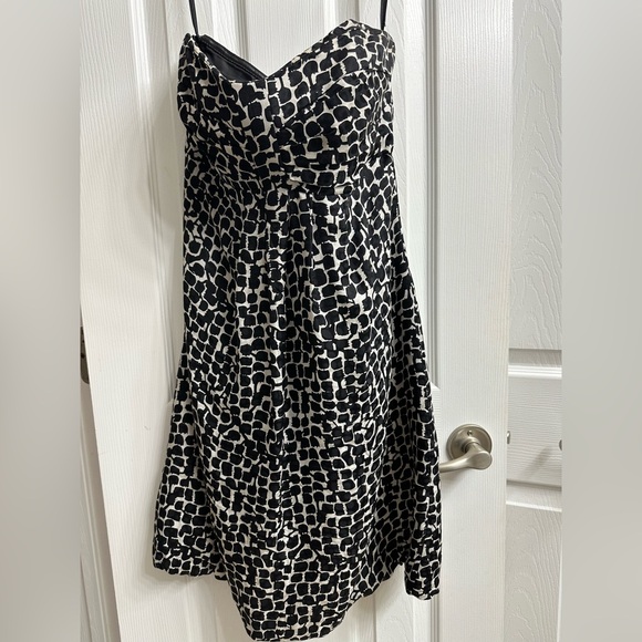 White House Black Market Mini Dress - Size 8 - Picture 1 of 6